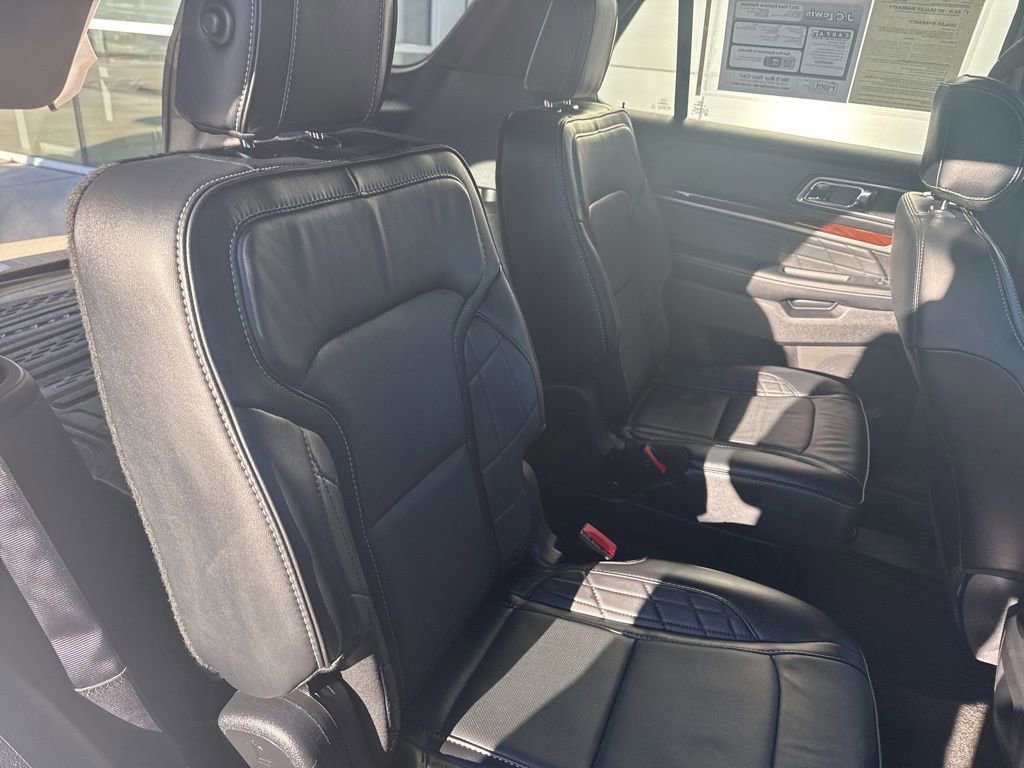Certified 2017 Ford Explorer Platinum image 30