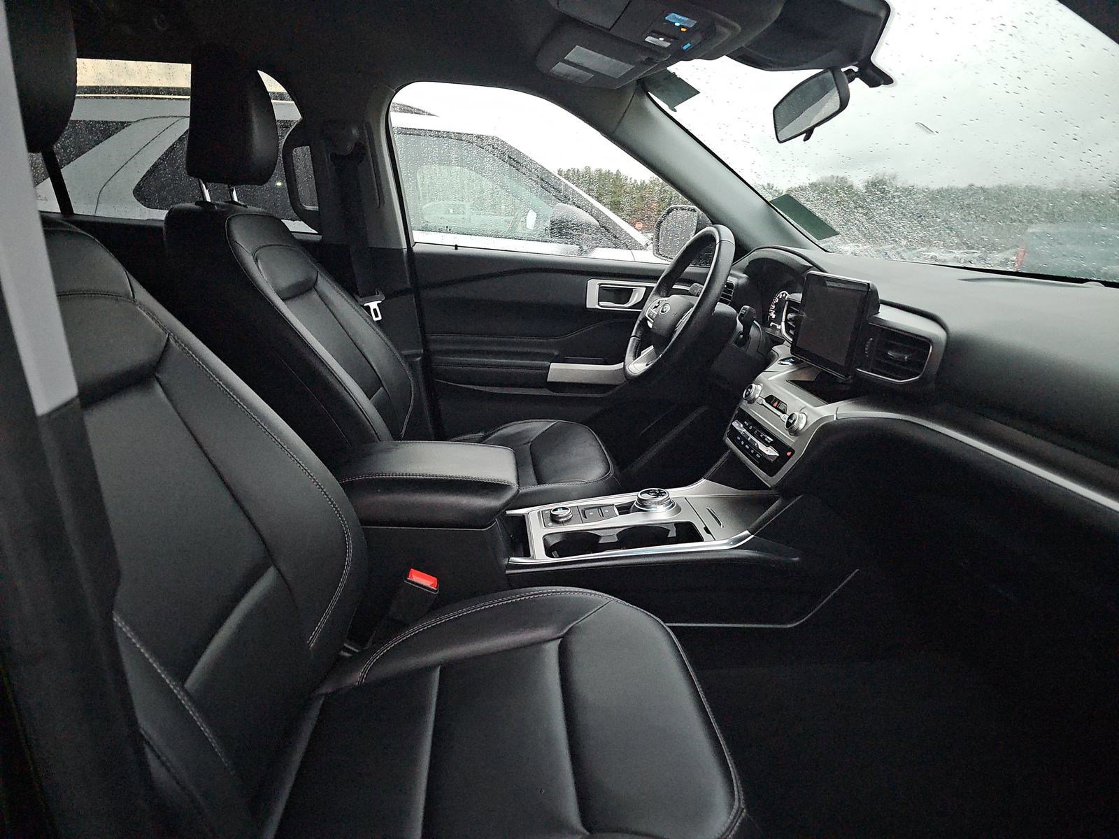 Certified 2022 Ford Explorer XLT w/ Equipment Group 202A image 14