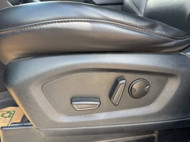 Certified 2022 Ford Explorer XLT w/ Equipment Group 202A AWD/4WD image 18