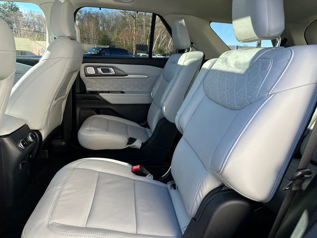 Certified 2025 Ford Explorer Platinum w/ LUX Leather Package image 21