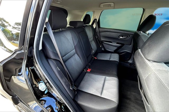 Used 2024 Nissan Rogue SV image 25