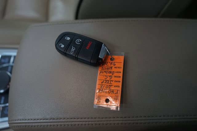 Used 2018 Jeep Grand Cherokee Overland AWD/4WD image 27