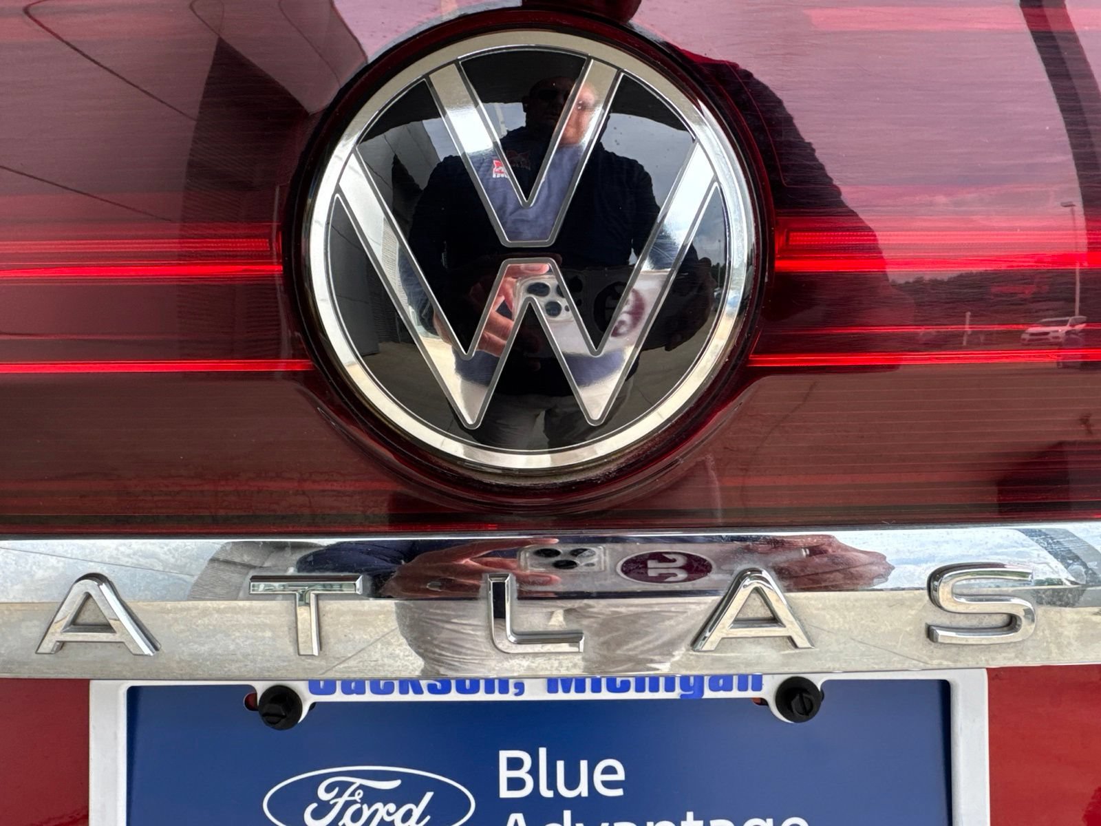 Used 2024 Volkswagen Atlas SE AWD/4WD image 14