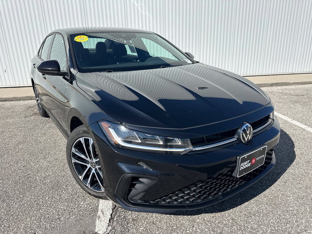 Used 2025 Volkswagen Jetta Sport FWD image 10