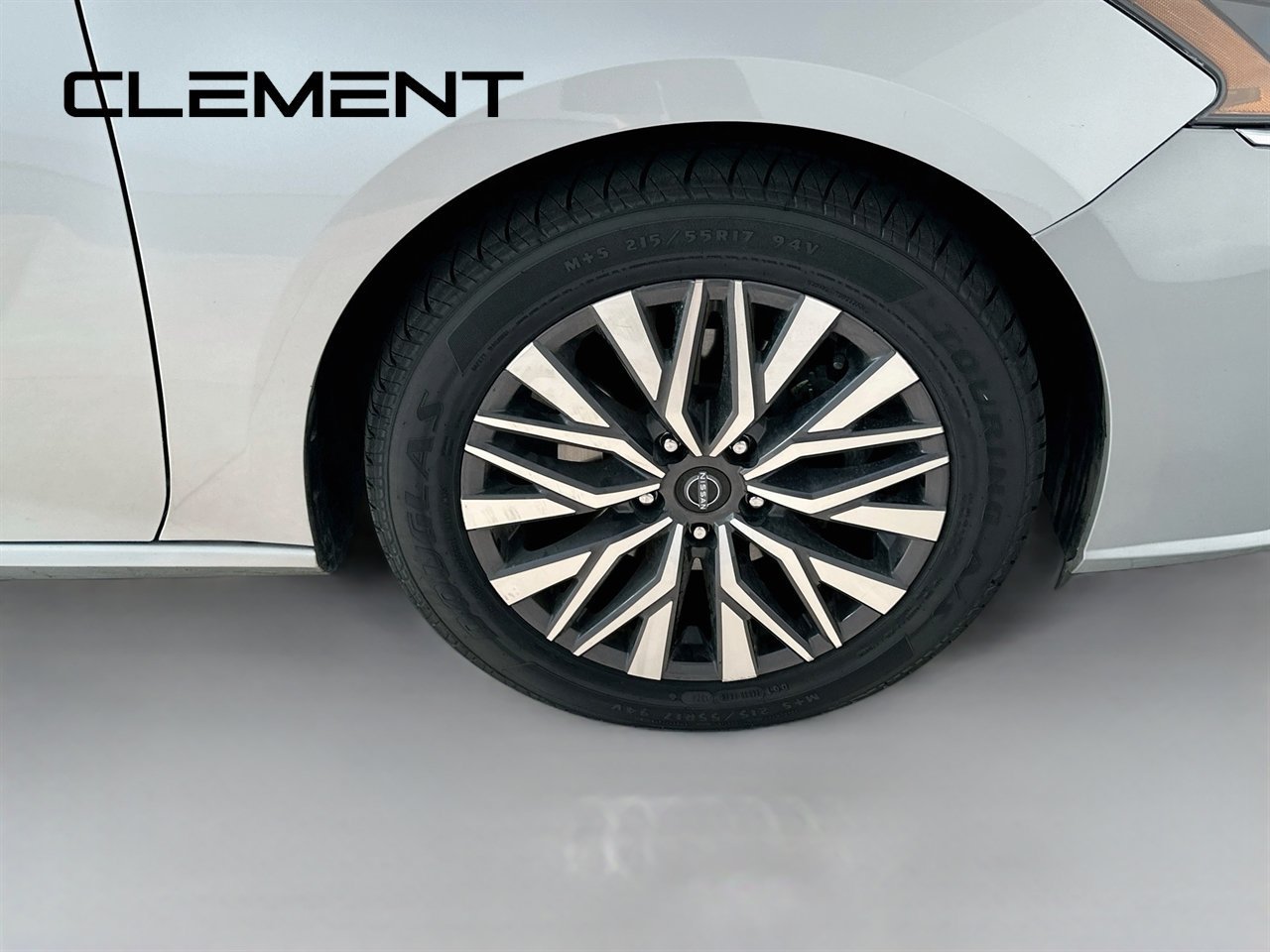 Used 2023 Nissan Altima 2.5 SV FWD image 34