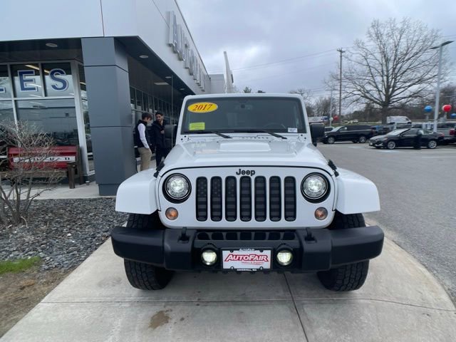 Used 2017 Jeep Wrangler Unlimited Sahara AWD/4WD image 3