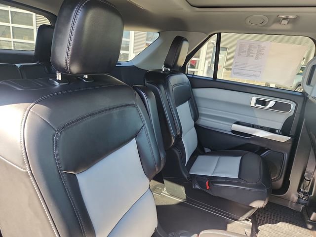 Certified 2022 Ford Explorer XLT w/ Equipment Group 202A AWD/4WD image 30