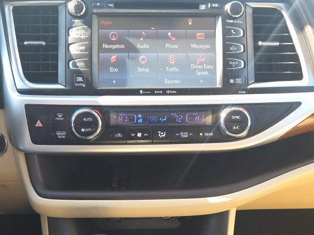 Used 2018 Toyota Highlander Limited FWD image 35