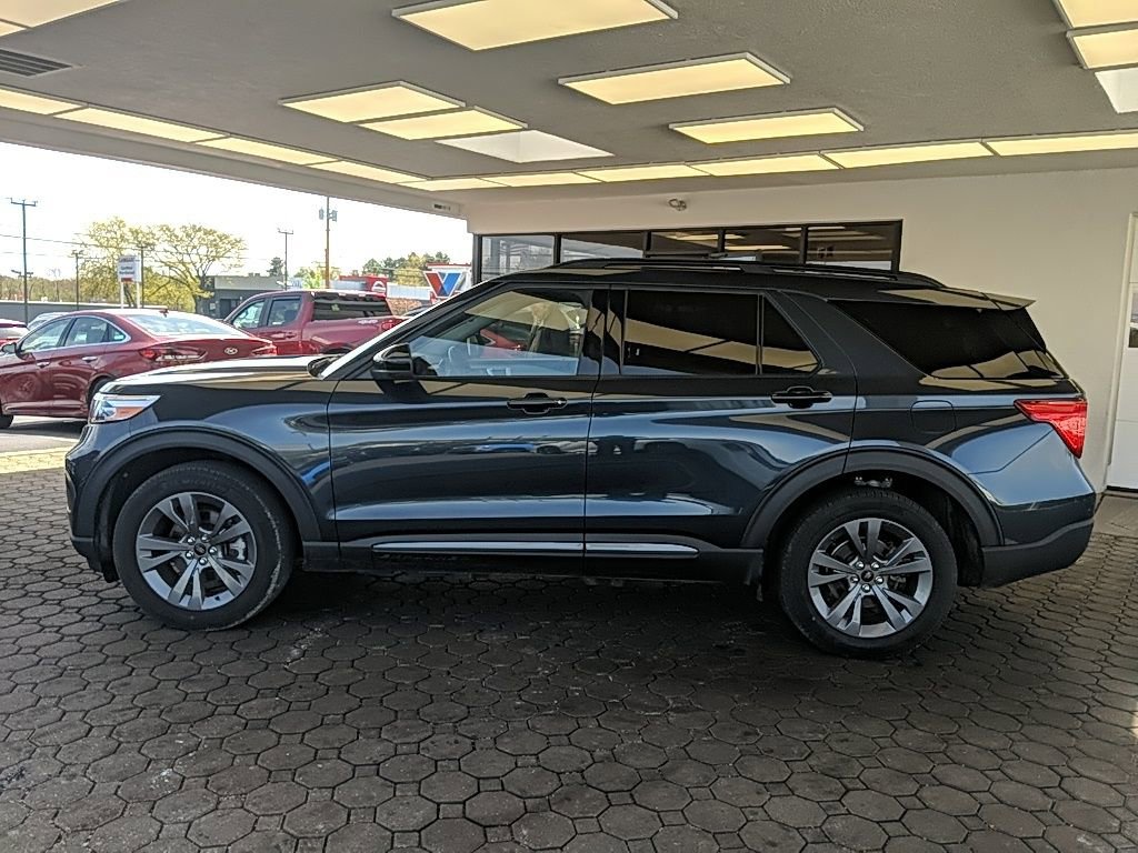 Certified 2023 Ford Explorer XLT w/ Equipment Group 202A AWD/4WD image 11