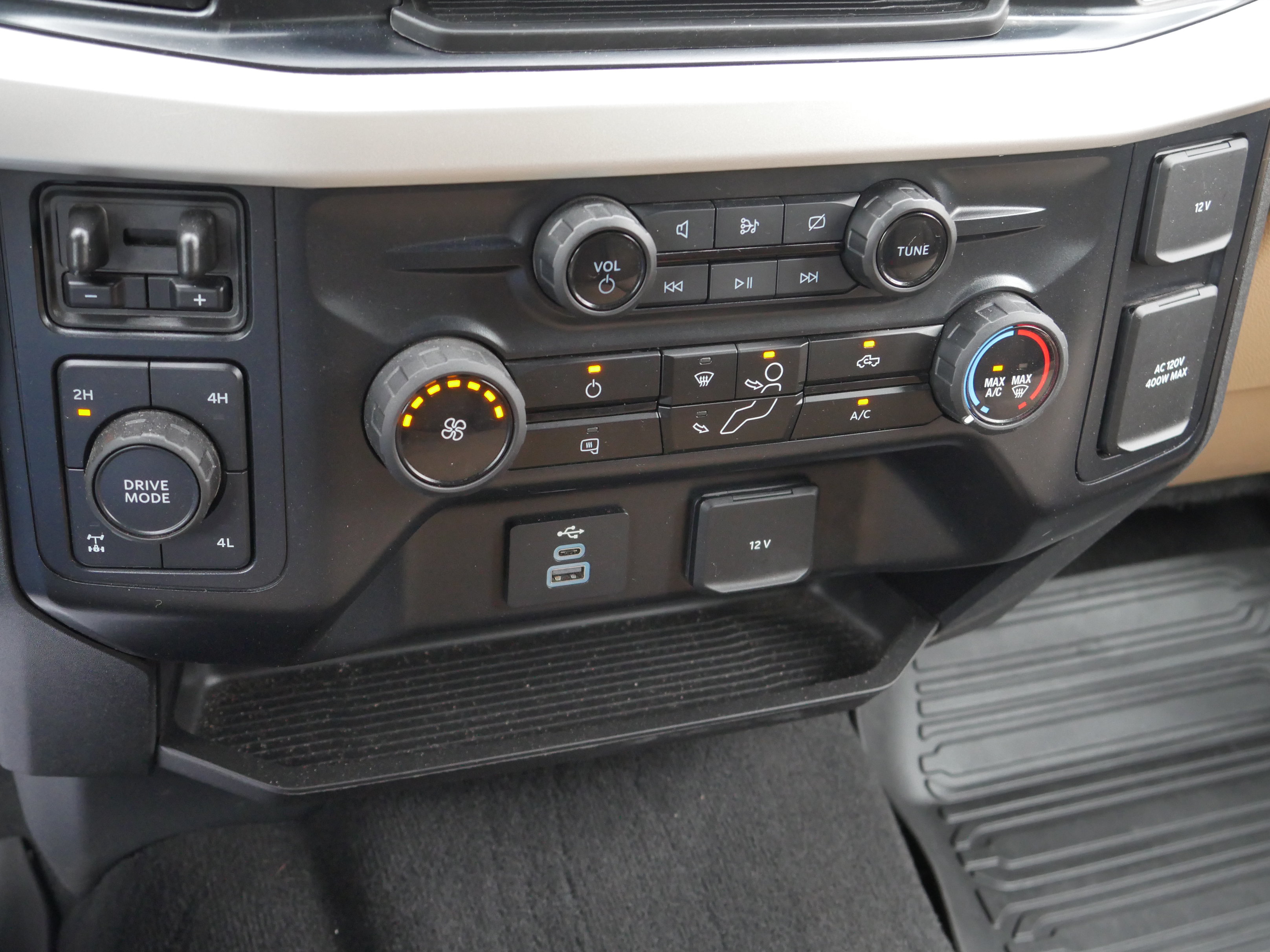 Certified 2024 Ford F350 XLT AWD/4WD image 14