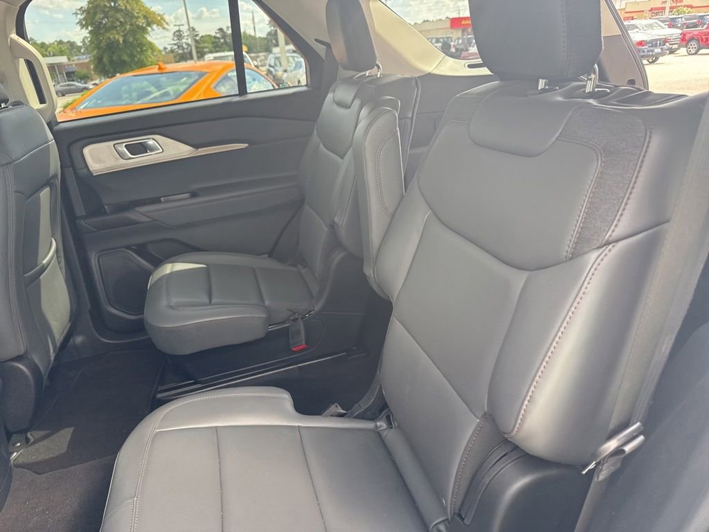 Certified 2026 Ford Explorer Active w/ Active Comfort Package RWD image 25