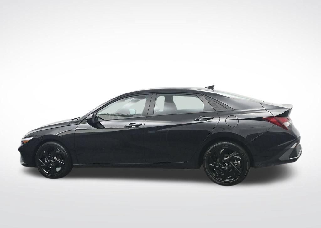 Used 2026 Hyundai Elantra Sport w/ Cargo Package FWD image 10