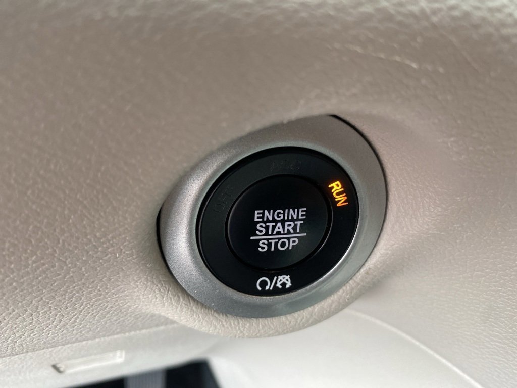 Used 2024 Chrysler Pacifica Touring-L image 37