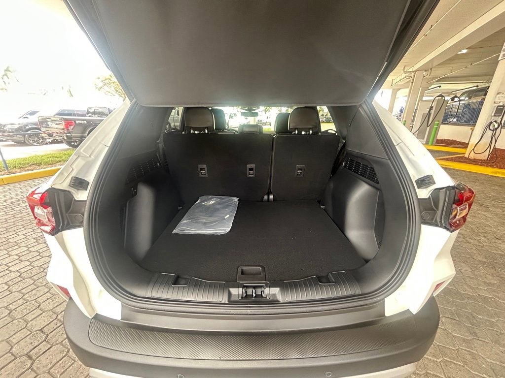 Certified 2024 Ford Escape SE w/ PHEV Premium Package FWD image 34