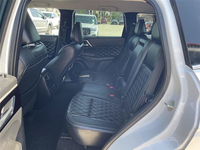 Used 2023 Mitsubishi Outlander SEL FWD image 20