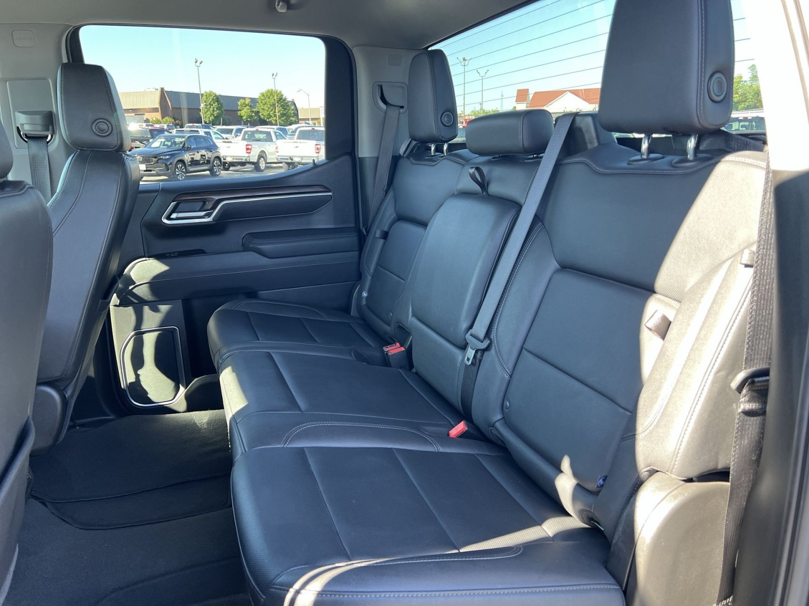 Used 2025 GMC Sierra 1500 SLT AWD/4WD image 24
