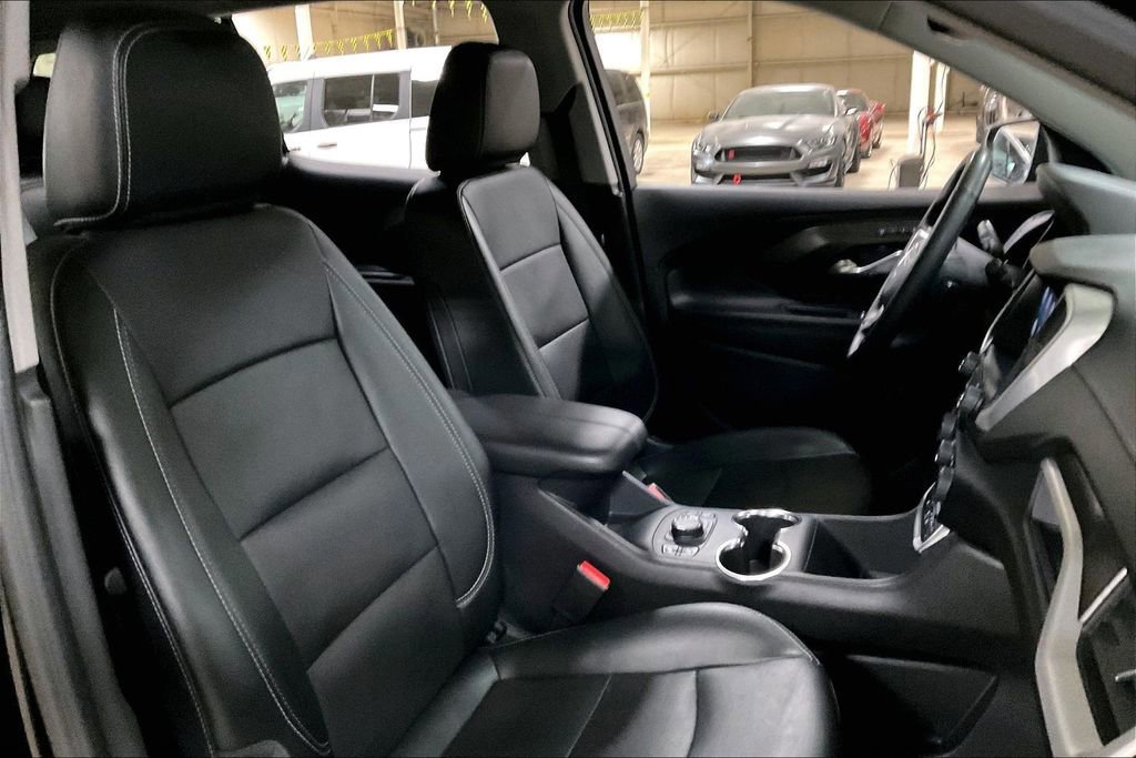 Used 2024 GMC Terrain SLT image 9