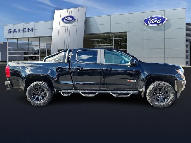 Used 2022 Chevrolet Colorado Z71 w/ Z71 Midnight Edition AWD/4WD image 2