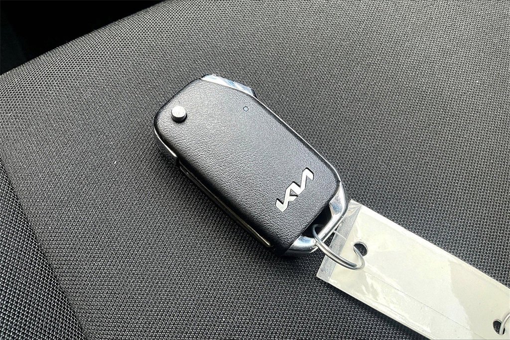 Used 2024 Kia Sportage LX image 12