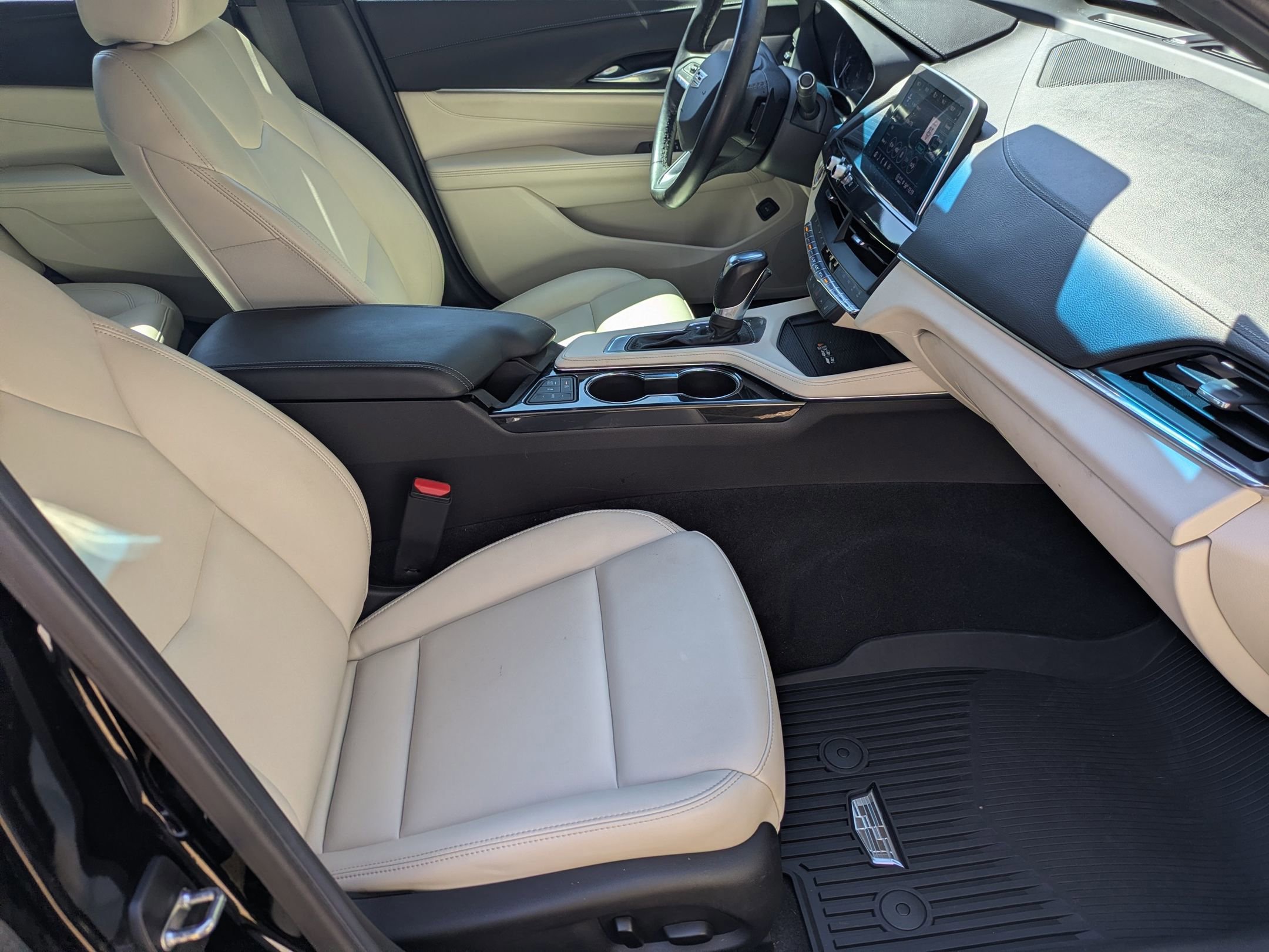 Used 2023 Cadillac CT4 Luxury w/ Sun And Sound Package image 38