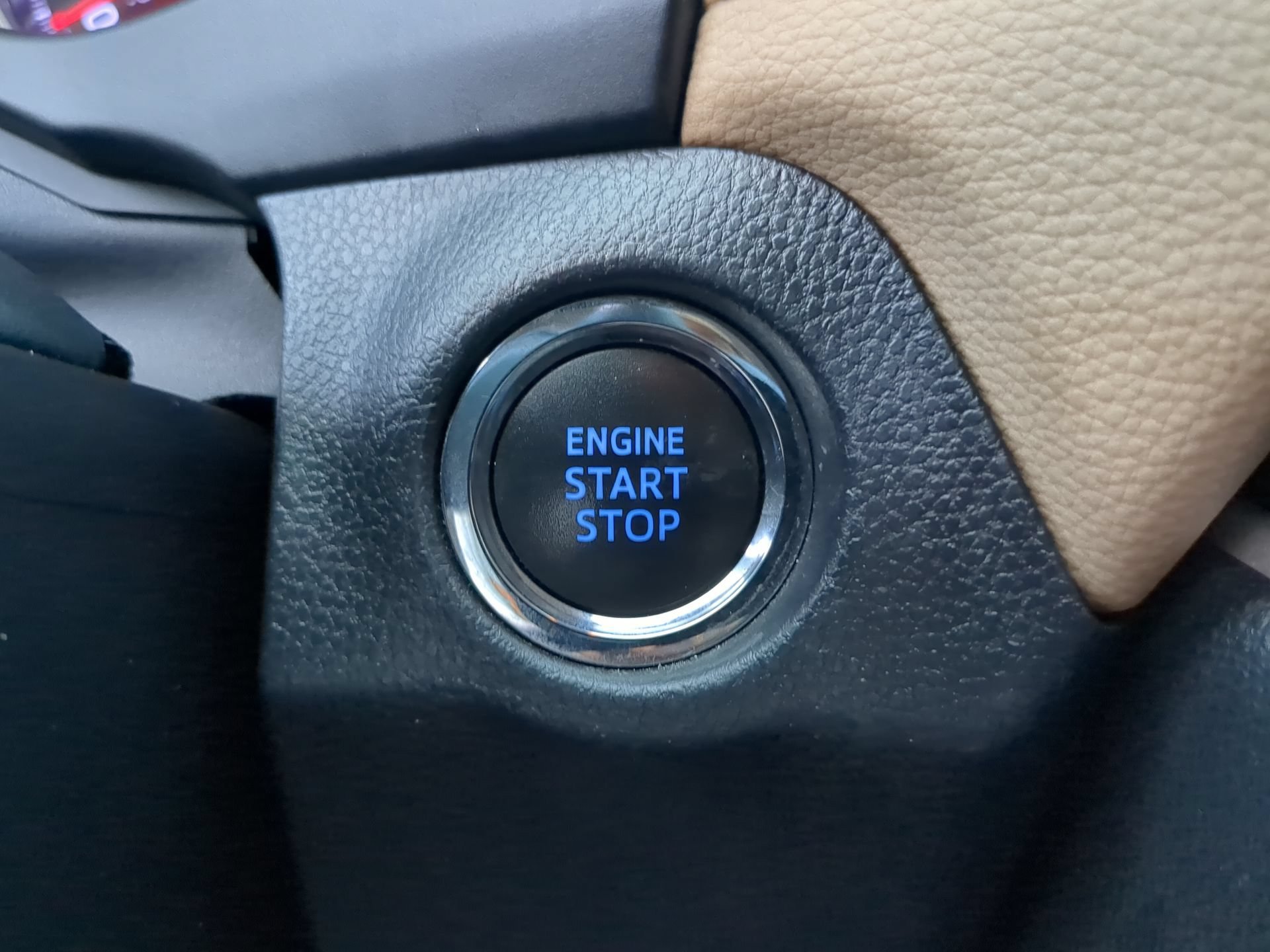 Used 2021 Toyota RAV4 XLE AWD/4WD image 65