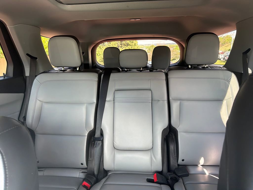 Certified 2021 Ford Explorer XLT w/ Equipment Group 202A AWD/4WD image 27