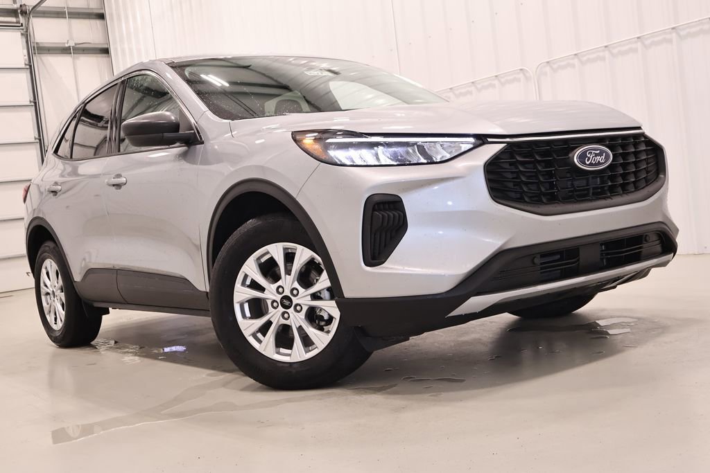 Certified 2023 Ford Escape Active AWD/4WD image 11