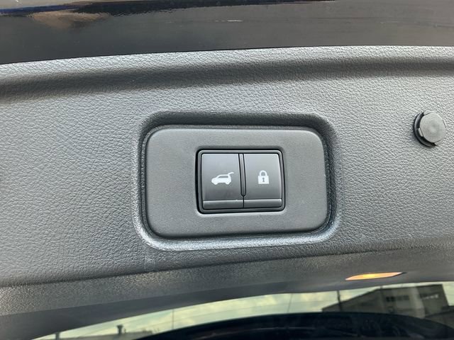 Used 2025 Nissan Pathfinder SV w/ SV Premium Package AWD/4WD image 26