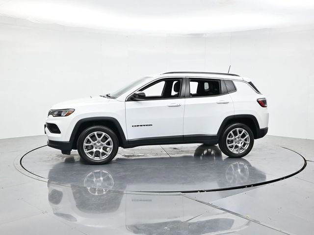 Used 2023 Jeep Compass Latitude AWD/4WD image 6