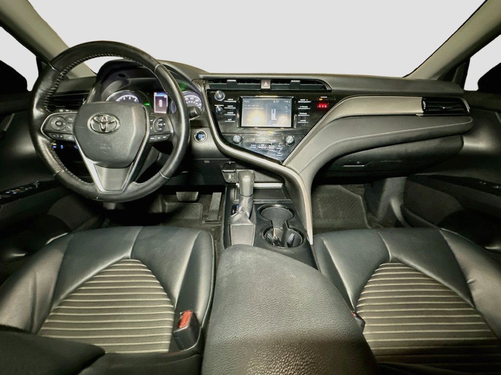 Used 2019 Toyota Camry SE w/ Convenience Package FWD image 12