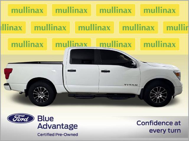 Used 2023 Nissan Titan SV w/ SV Convenience Package RWD image 2