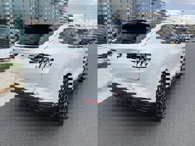 Certified 2025 Ford Mustang Mach-E Premium image 5