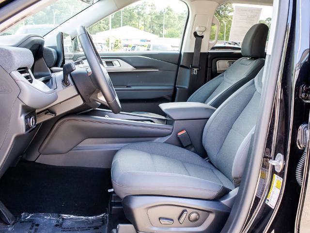 Certified 2025 Ford Explorer Active AWD/4WD image 19