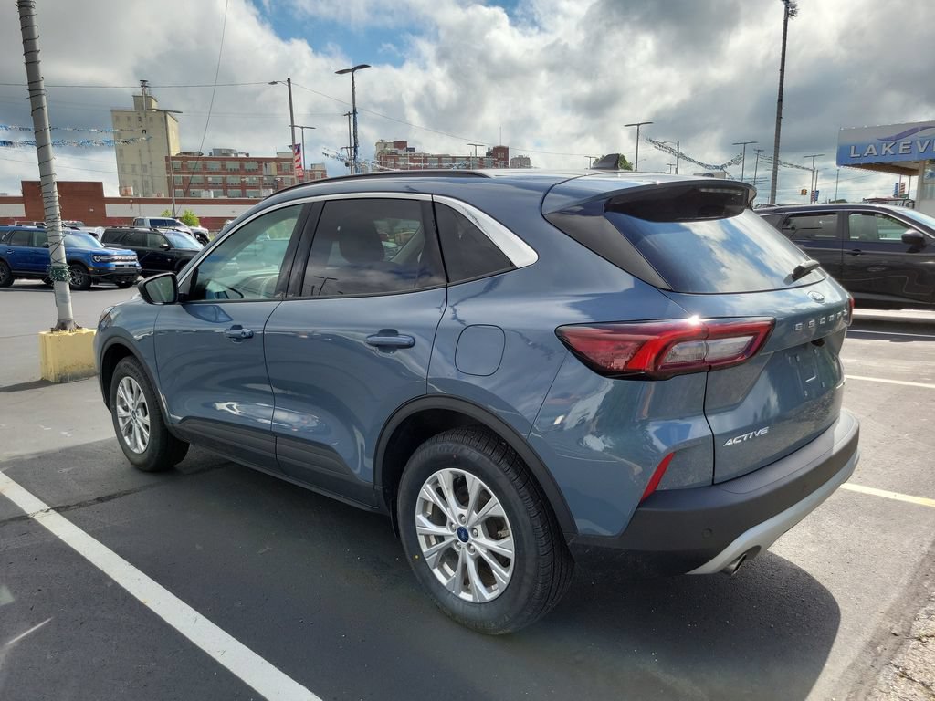 Certified 2023 Ford Escape Active w/ Tech Pack #1 AWD/4WD image 4