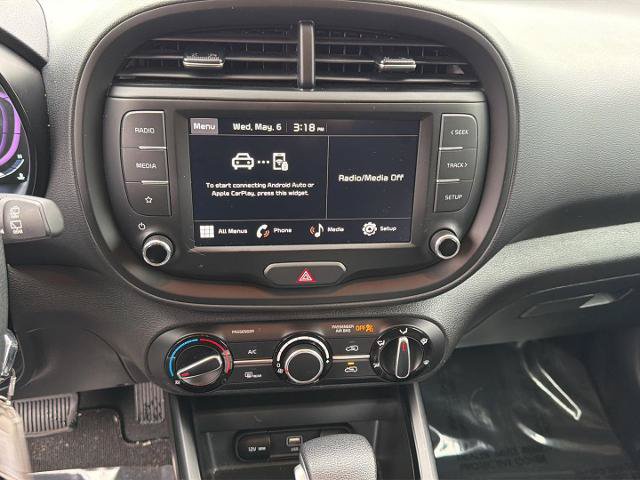 Used 2025 Kia Soul LX w/ LX Technology Package FWD image 11