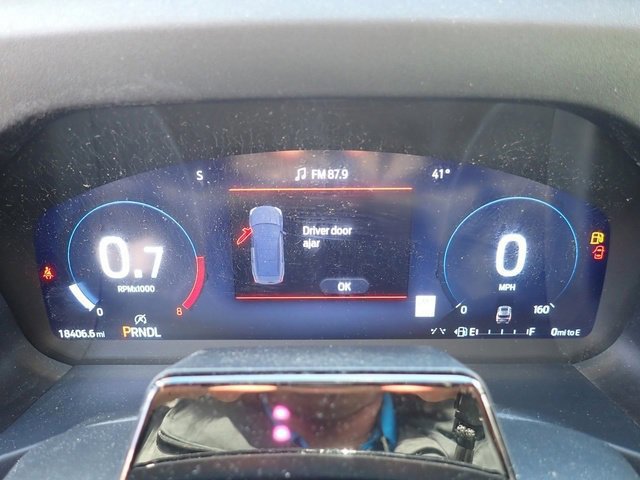 Certified 2025 Ford Explorer Platinum w/ LUX Leather Package image 29