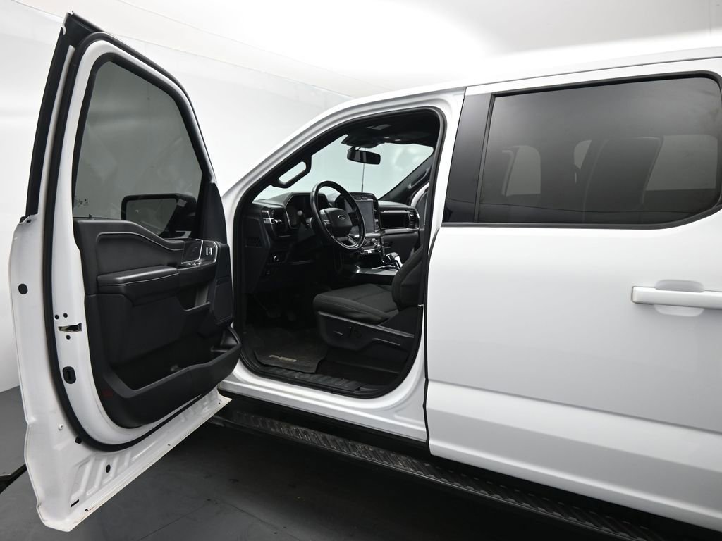 Certified 2022 Ford F150 XLT w/ Equipment Group 302A High image 9