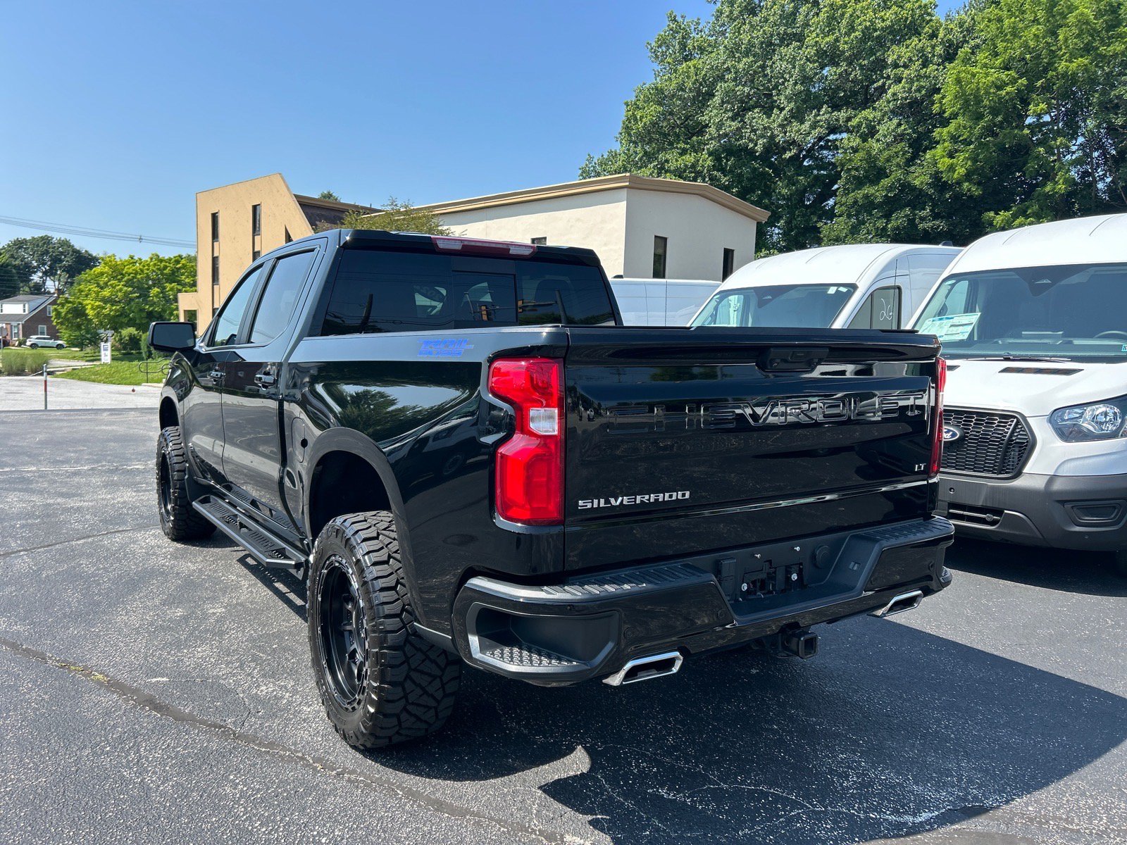 Used 2022 Chevrolet Silverado 1500 LT Trail Boss w/ LT Trail Boss Premium Package AWD/4WD image 11