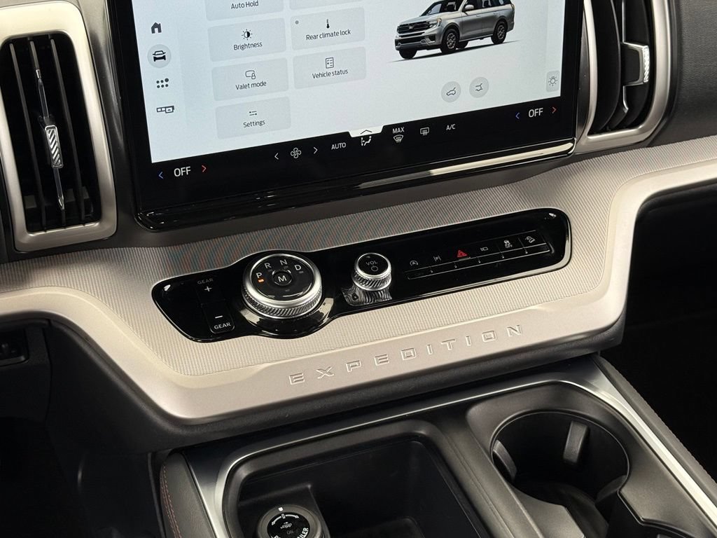 Certified 2025 Ford Expedition Active AWD/4WD image 27