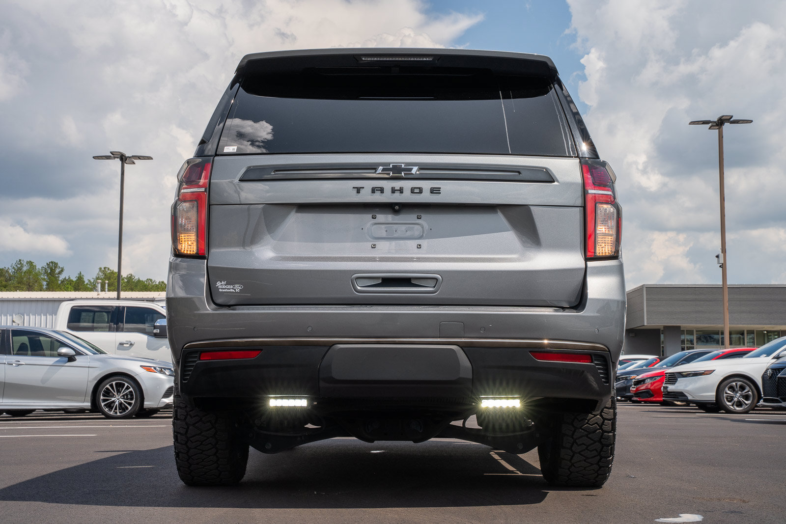 Used 2021 Chevrolet Tahoe Z71 w/ Z71 Off-Road Package AWD/4WD image 8