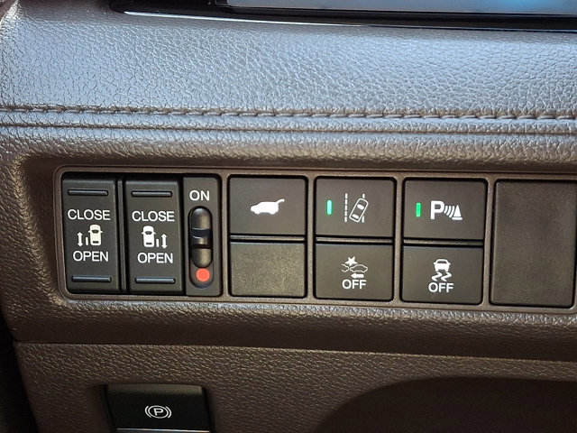 Used 2018 Honda Odyssey Elite image 25