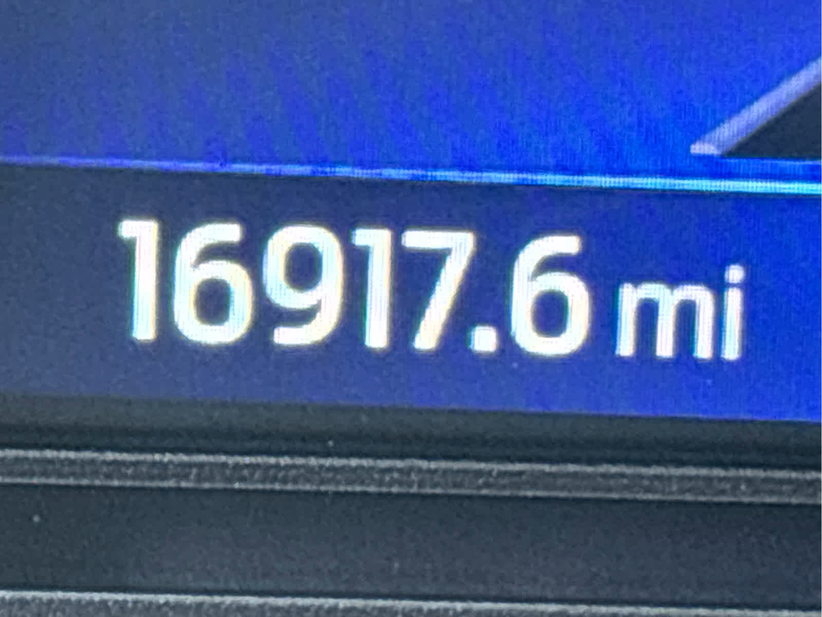 Certified 2024 Ford Explorer XLT w/ Equipment Group 202A image 21