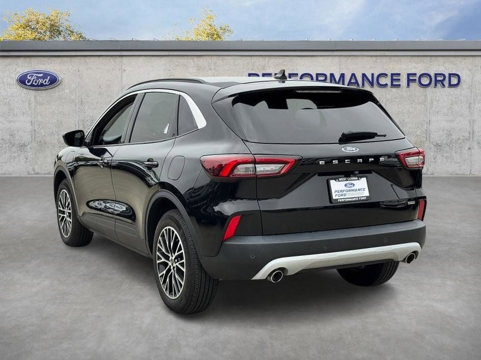 Certified 2023 Ford Escape SE FWD image 9