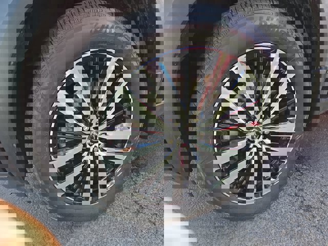 Used 2024 Nissan Pathfinder Platinum w/ Cargo Package image 3