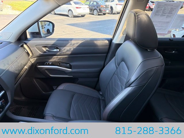 Used 2023 Nissan Pathfinder Platinum AWD/4WD image 23