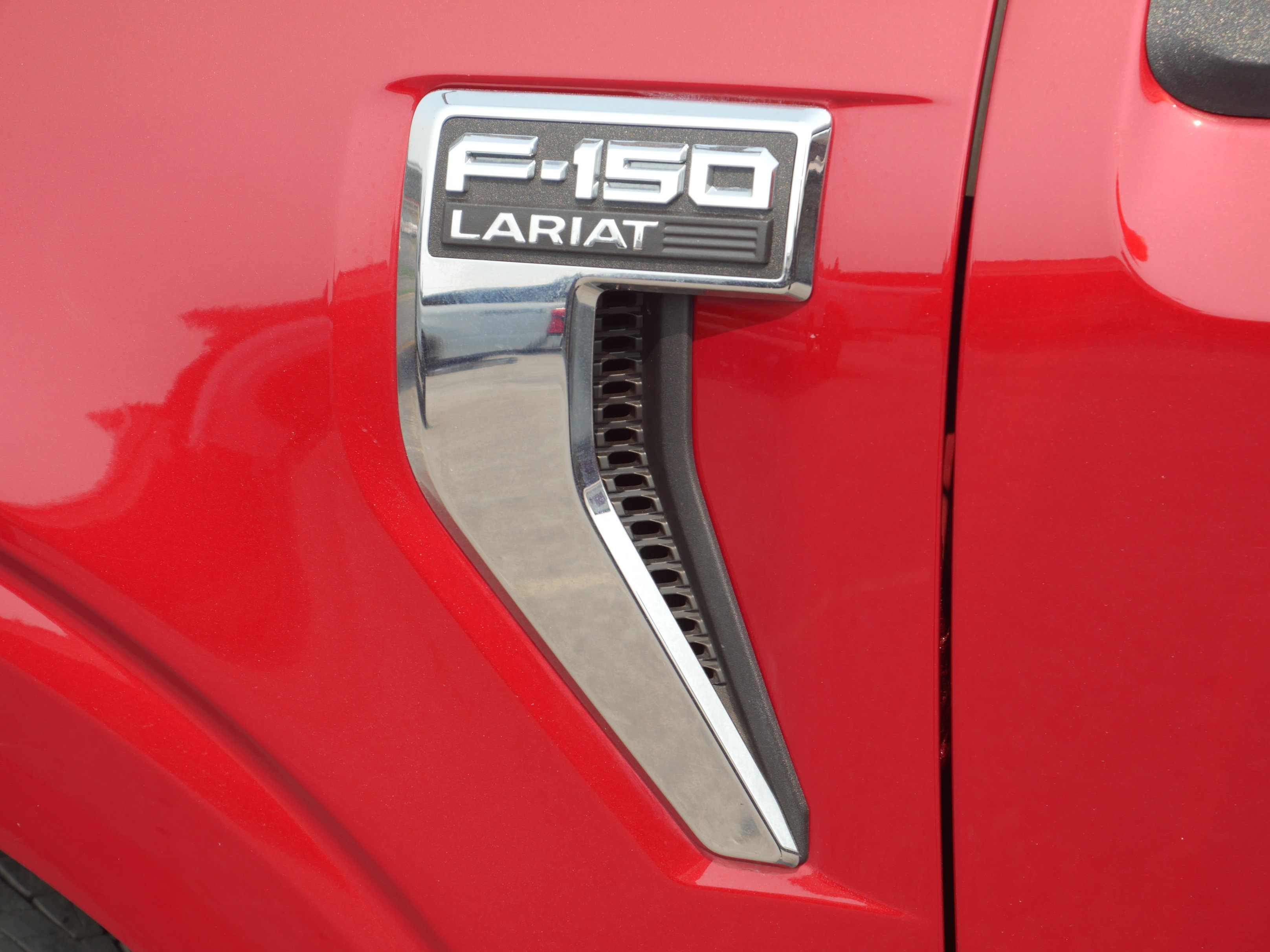 Certified 2023 Ford F150 Lariat w/ Equipment Group 502A High AWD/4WD image 19