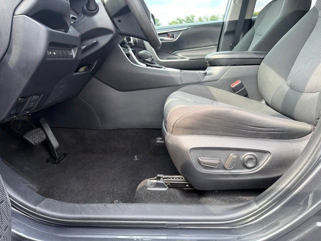 Used 2020 Toyota RAV4 XLE w/ Convenience Package AWD/4WD image 15