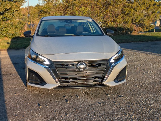 Used 2024 Nissan Altima 2.5 SV image 9