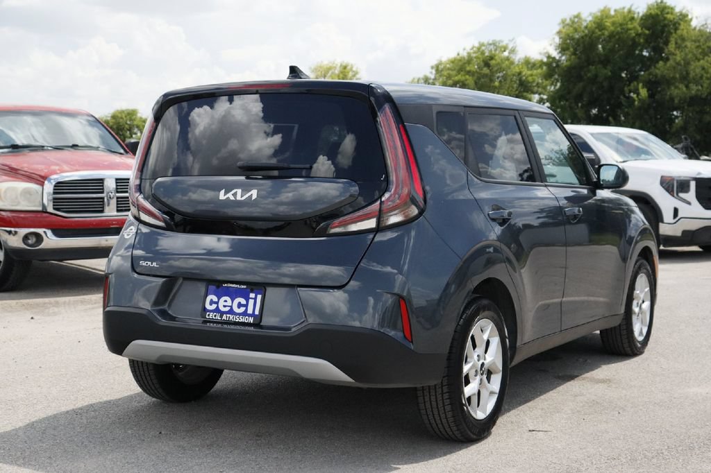 Used 2024 Kia Soul LX w/ Option Group 015 FWD image 30