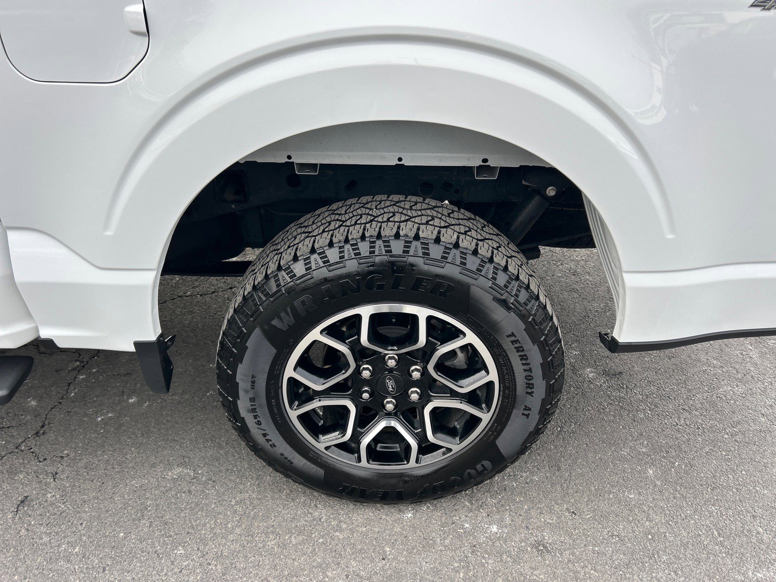 Certified 2023 Ford F150 XLT w/ Equipment Group 302A High image 32